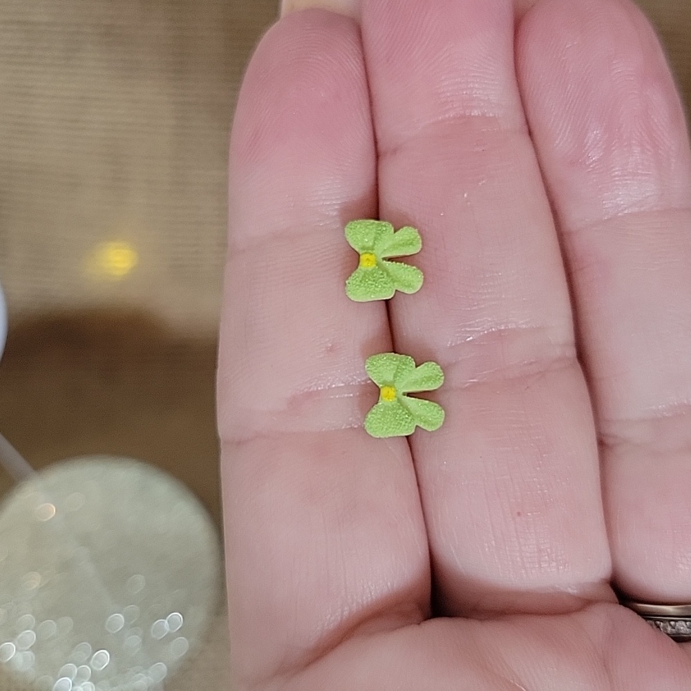 GREEN BOW STUD EARRINGS